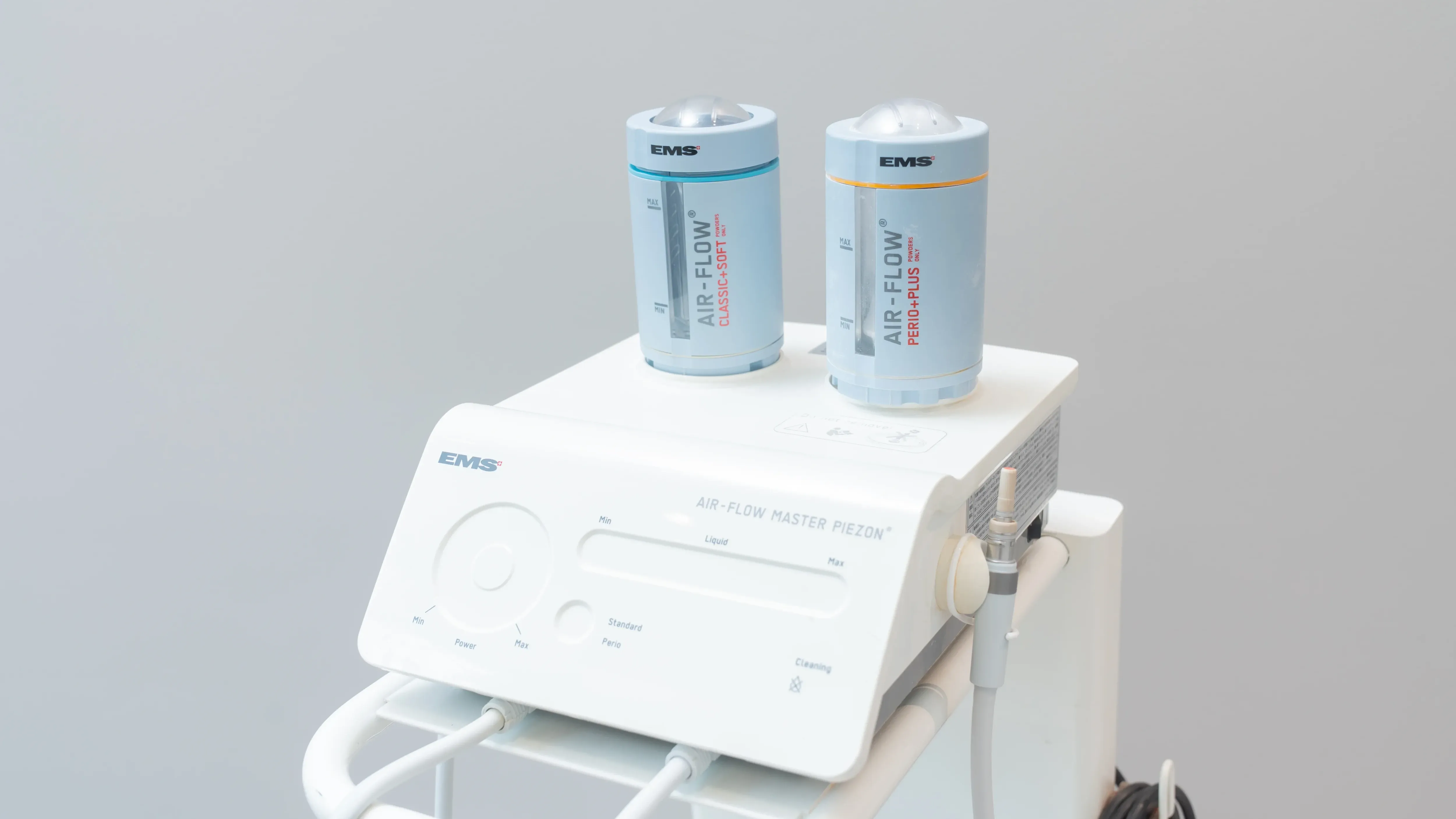 Advanced dental equipment for precise diagnosis and treatment