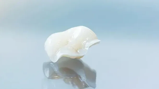 自然で違和感の少ない補綴物